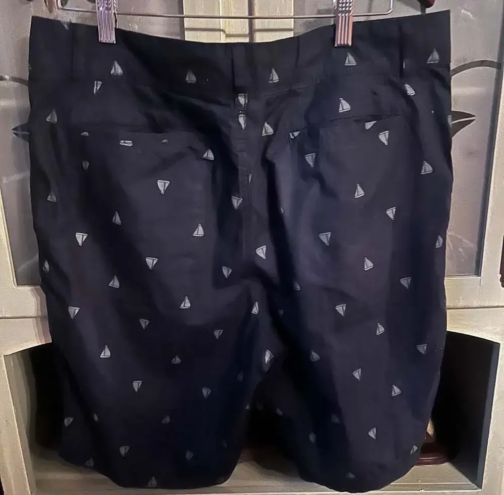 TRUNKS Classic Chino Navy Blue Sailboat Print Shorts Size 34